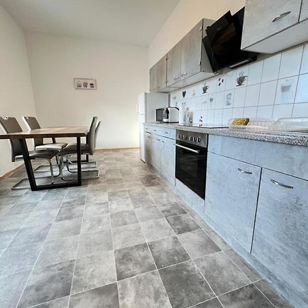 Apartments Im Herzen Von Neumuenster Innenstadt & Hbf Fusslaeufig, Mit Privatparkplatz מראה חיצוני תמונה
