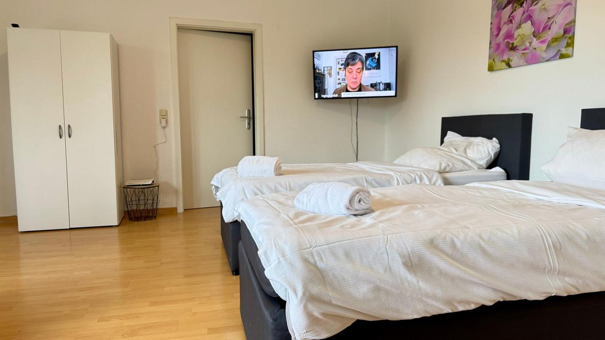 Apartments Im Herzen Von Neumuenster Innenstadt & Hbf Fusslaeufig, Mit Privatparkplatz מראה חיצוני תמונה