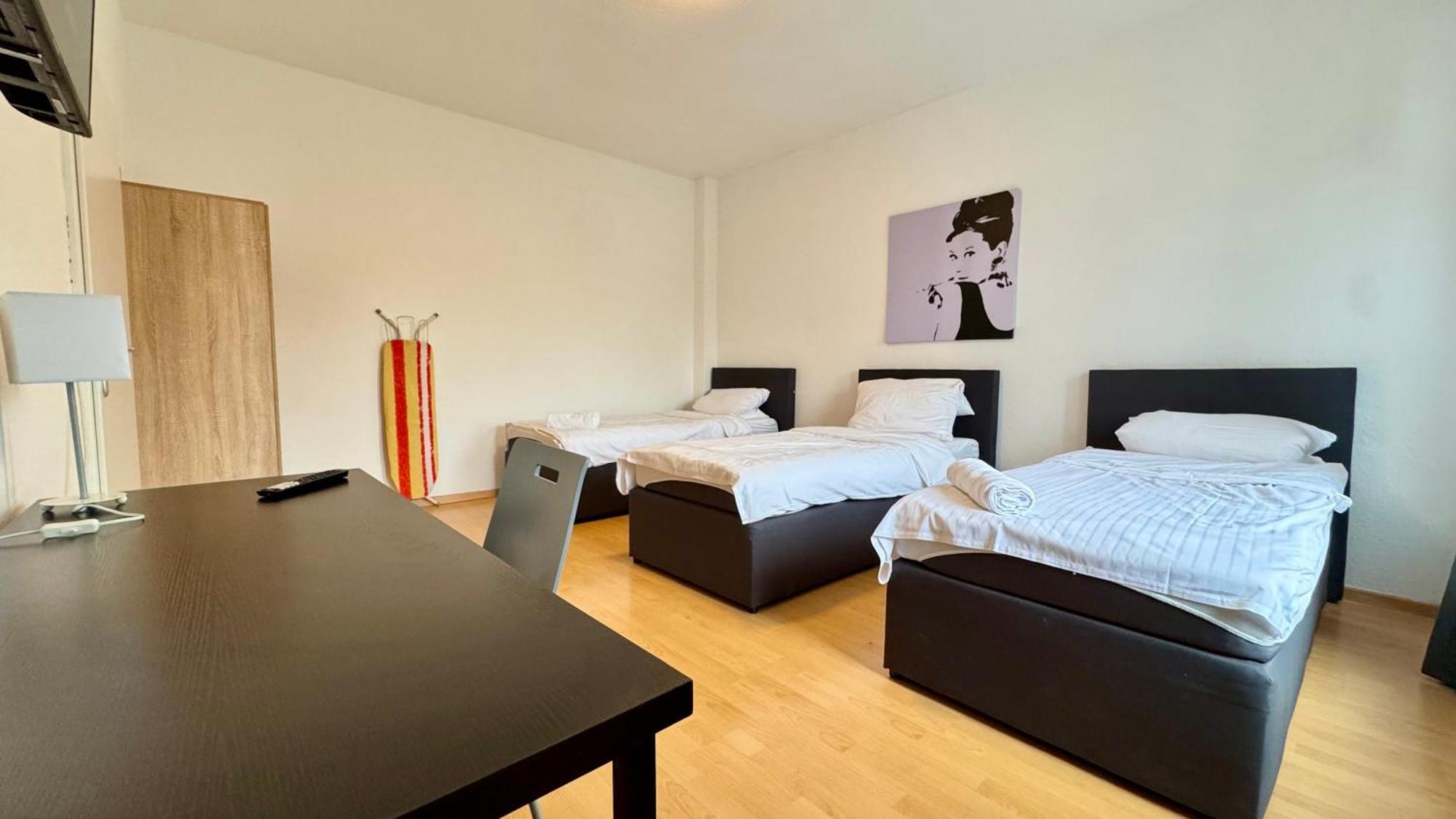 Apartments Im Herzen Von Neumuenster Innenstadt & Hbf Fusslaeufig, Mit Privatparkplatz מראה חיצוני תמונה